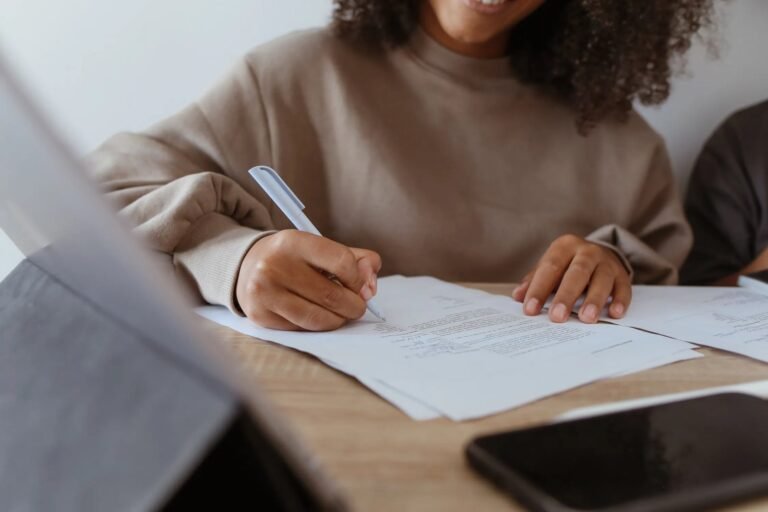 Grammarly Review: Free vs Pro, Pricing, Pros and Cons